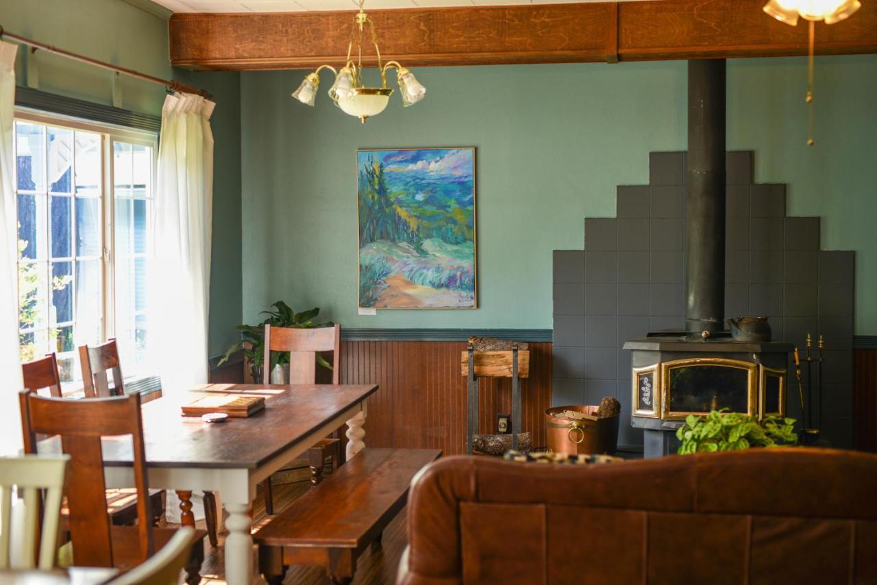 Westfir Lodge & Mountain Market Oakridge Bagian luar foto