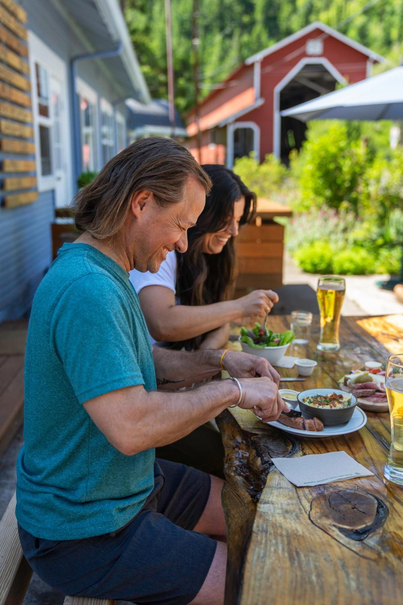 Westfir Lodge & Mountain Market Oakridge Bagian luar foto